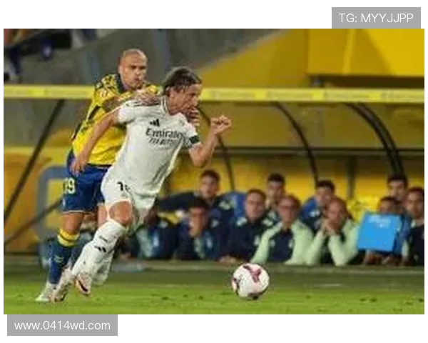 阿斯：维尼修斯希望继续为皇马效力，续约谈判已步入正轨